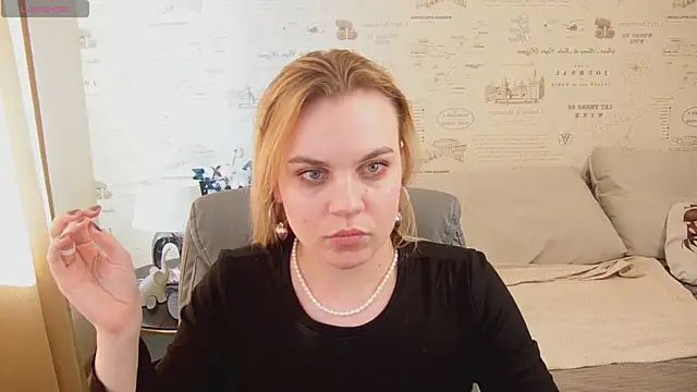 Snapshot of Glow_Margo chatting on 06-03-26, 01:17 Glow Margo online show from 06-03-26, 01:17