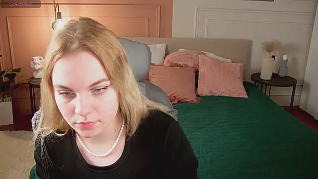 Glow Margo online show from 04-23-26, 01:01