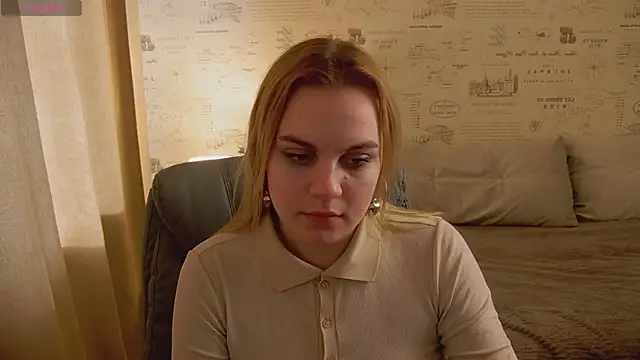 Glow Margo online show from 05-18-26, 01:06