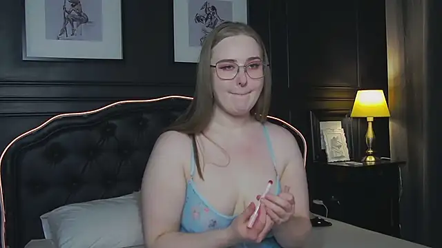 AprilHudson online show from 05-03-26, 05:01