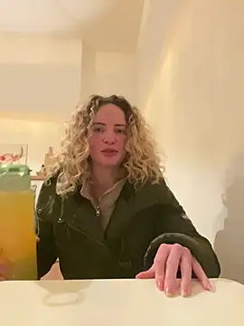 Snapshot of curlyirishgirl chatting on 03-01-26, 04:01 curlyirishgirl online show from 03-01-26, 04:01