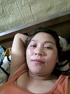 Linhna20 online show from 03-18-26, 06:20