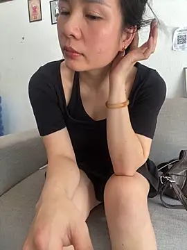 Ivy Trix2 online show from 04-13-26, 03:43