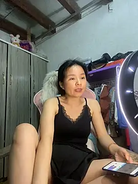 Ivy Trix2 online show from 05-14-26, 03:53