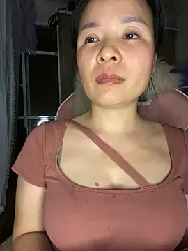 Ivy Trix2 online show from 04-18-26, 02:52