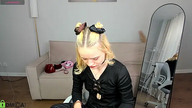 Tessa Ashe online show from 04-13-26, 09:35