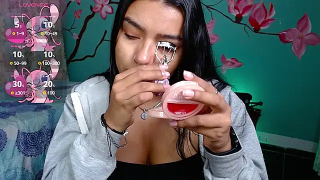 NoelleVireaux online show from 04-10-26, 10:44