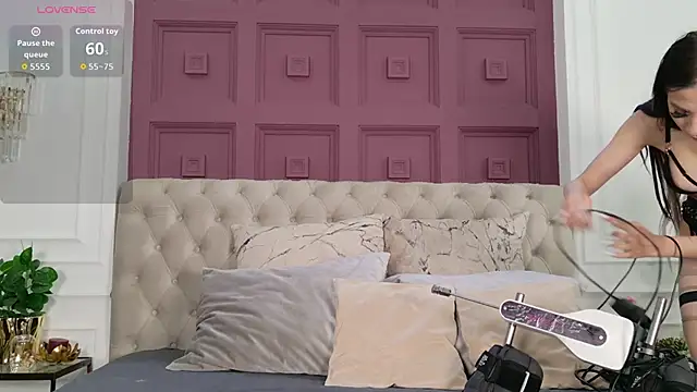 Snapshot of ErinEvans chatting on 05-17-26, 05:29 ErinEvans online show from 05-17-26, 05:29
