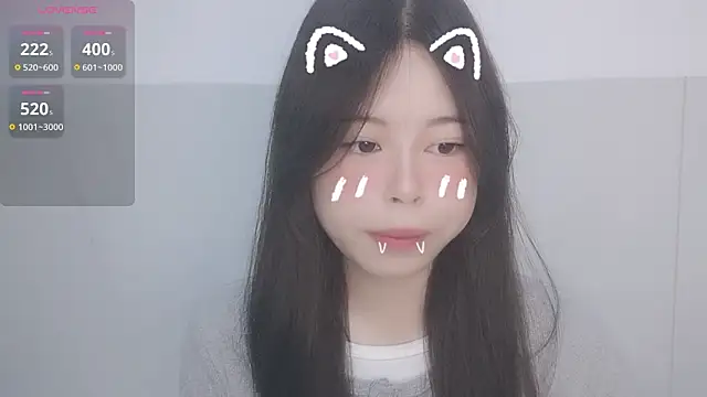 Snapshot of F-Yihao chatting on 03-02-26, 06:03 F-Yihao online show from 03-02-26, 06:03