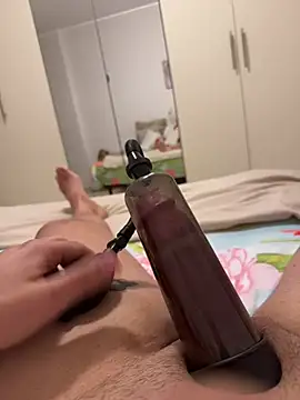 Snapshot of ReyRinaldo chatting on 02-25-26, 01:55 ReyRinaldo online show from 02-25-26, 01:55