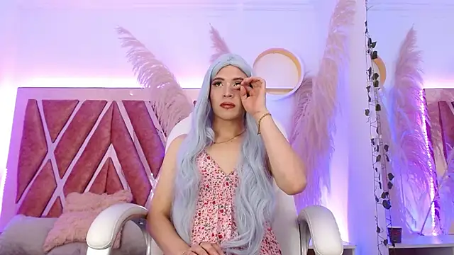 Snapshot of Evelyn_Thomas chatting on 02-27-26, 07:35 Evelyn Thomas online show from 02-27-26, 07:35