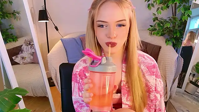 Dear Tessa online show from 03-14-26, 01:39