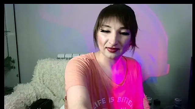 Birdie Kiss online show from 03-27-26, 08:10