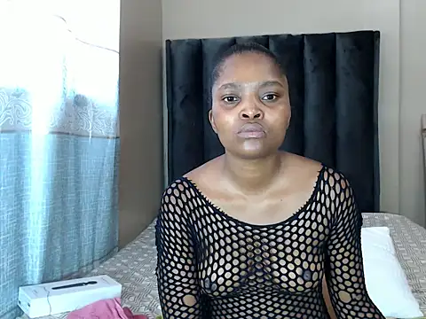 Snapshot of LexyDiana chatting on 02-27-26, 08:58 LexyDiana online show from 02-27-26, 08:58