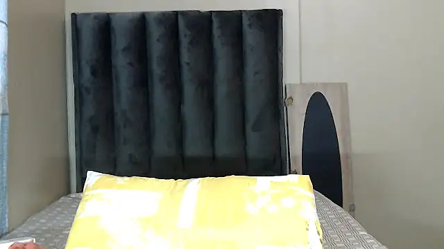 LexyDiana online show from 04-22-26, 06:09