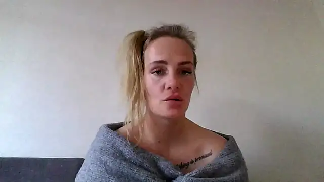 Lisanne30 online show from 02-25-26, 02:39