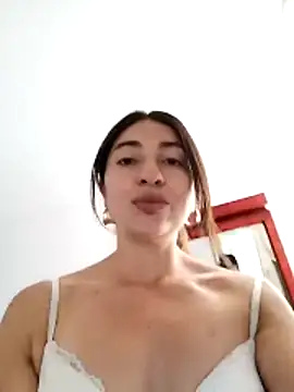 Julietaamado online show from 04-26-26, 08:06
