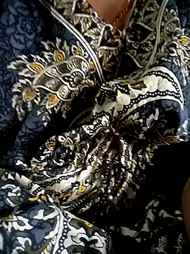 Snapshot of aisha_67 chatting on 03-08-26, 09:12 aisha 67 online show from 03-08-26, 09:12
