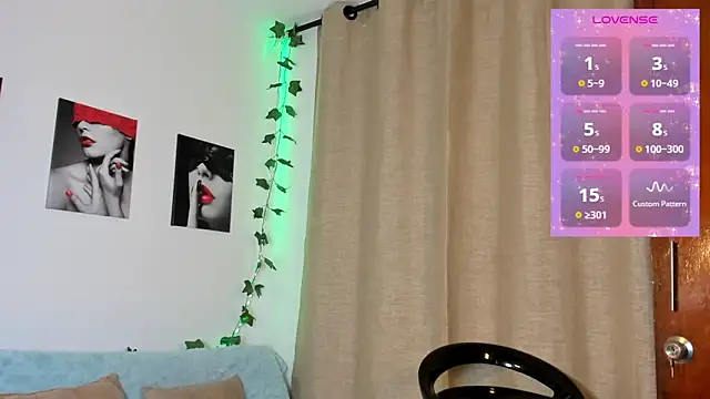 Snapshot of Rebeca_Marchetti chatting on 05-25-26, 09:13 Rebeca Marchetti online show from 05-25-26, 09:13