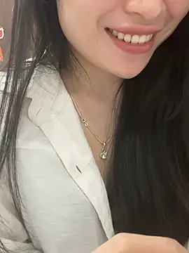 Snapshot of Tinn_tin chatting on 05-25-26, 07:56 Tinn tin online show from 05-25-26, 07:56
