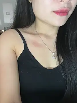 Snapshot of Tinn_tin chatting on 05-08-26, 05:11 Tinn tin online show from 05-08-26, 05:11