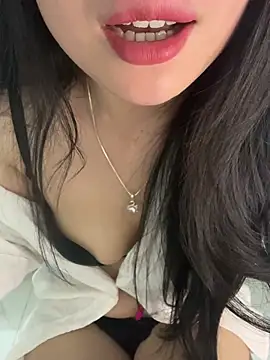 Snapshot of Tinn_tin chatting on 06-01-26, 06:18 Tinn tin online show from 06-01-26, 06:18