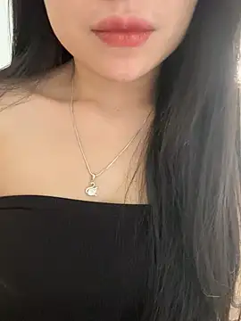 Snapshot of Tinn_tin chatting on 05-28-26, 06:32 Tinn tin online show from 05-28-26, 06:32