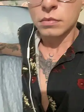 Snapshot of erickmoor2526 chatting on 03-03-26, 02:51 erickmoor2526 online show from 03-03-26, 02:51