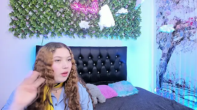 valeria and zoe online show from 04-14-26, 02:33