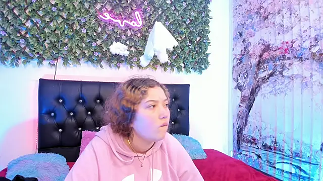 valeria and zoe online show from 04-22-26, 02:46