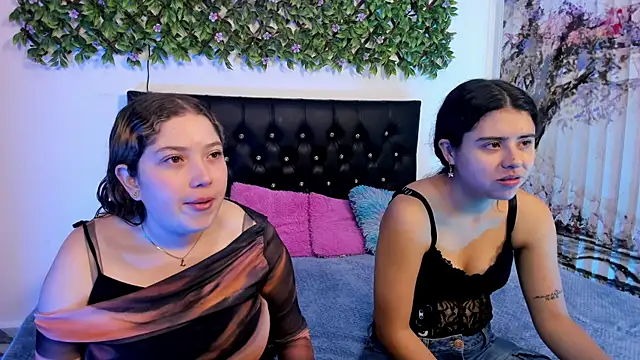 valeria and zoe online show from 05-08-26, 02:21