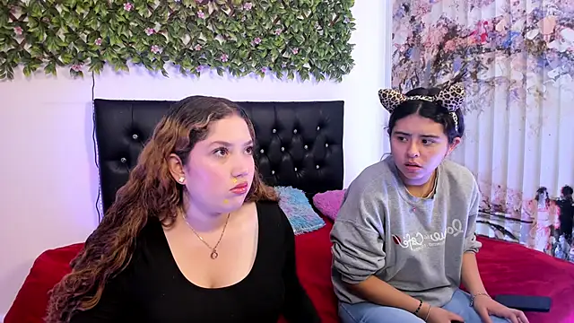valeria and zoe online show from 05-21-26, 02:03