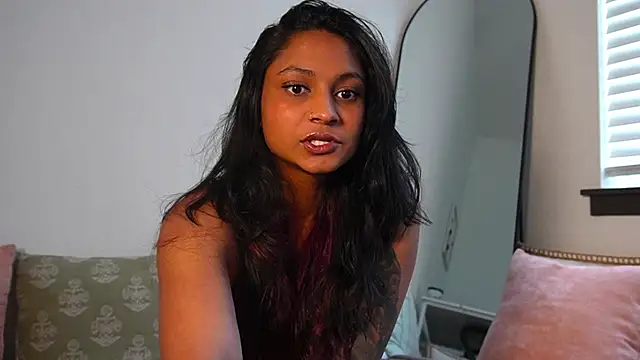 Snapshot of itsjustzara chatting on 02-27-26, 10:42 itsjustzara online show from 02-27-26, 10:42