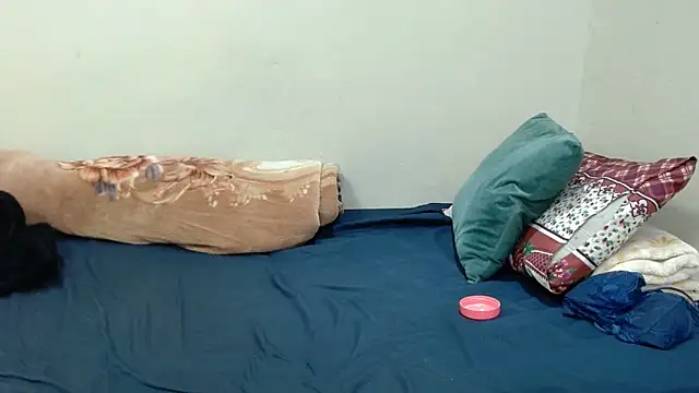 Freakycandy02 online show from 05-10-26, 08:22