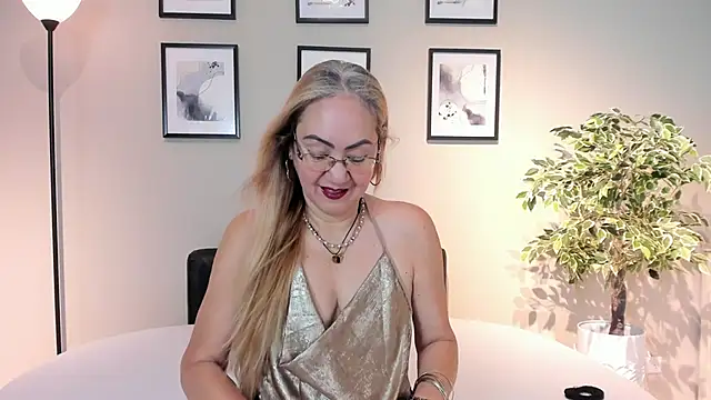 Victoria Firee online show from 03-21-26, 12:09