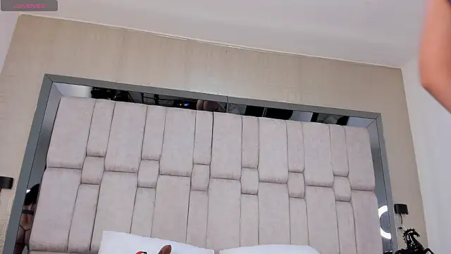 AgathaUwuDoll online show from 03-18-26, 05:21