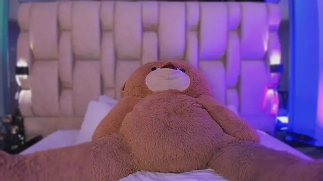 AgathaUwuDoll online show from 04-12-26, 09:07