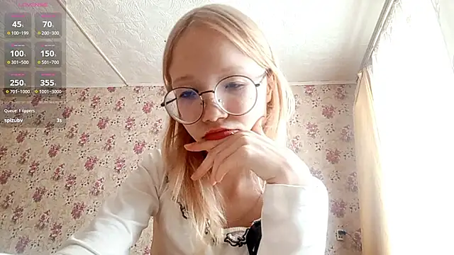 Snapshot of SoniqBliss chatting on 02-28-26, 07:30 SoniqBliss online show from 02-28-26, 07:30