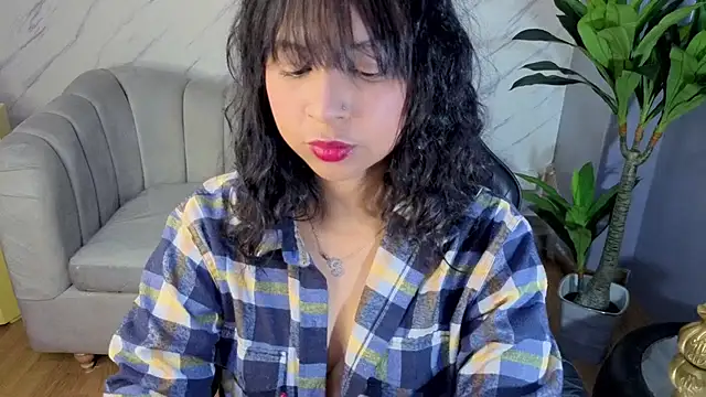 Kristen black T online show from 03-26-26, 03:16