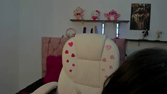 Snapshot of Miis_Beella chatting on 02-27-26, 08:19 Miis Beella online show from 02-27-26, 08:19