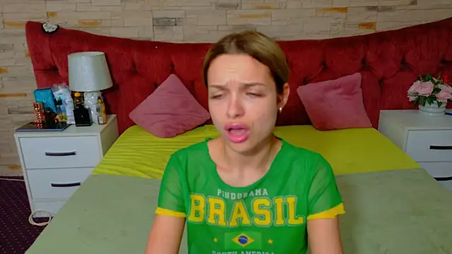 LannaSkyy online show from 03-25-26, 07:13