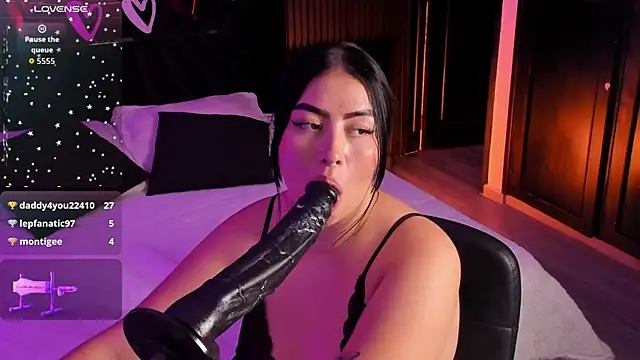 Emberrvelvet online show from 03-15-26, 05:53