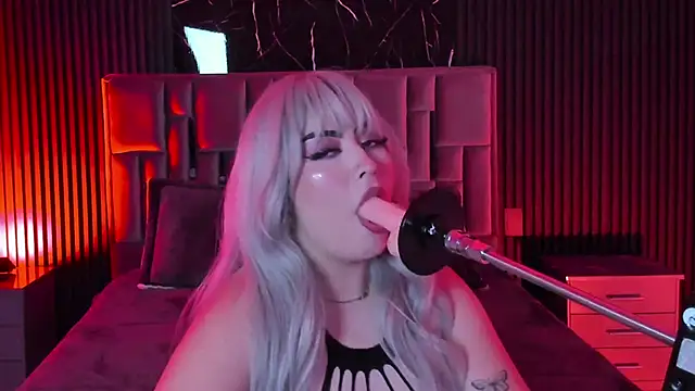 Emberrvelvet online show from 03-06-26, 04:07