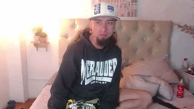 Snapshot of Rommen_N_Zoe chatting on 04-09-26, 11:22 Rommen N Zoe online show from 04-09-26, 11:22