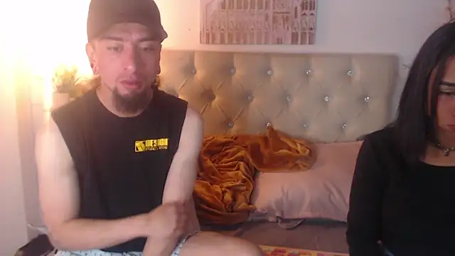 Snapshot of Rommen_N_Zoe chatting on 04-29-26, 01:43 Rommen N Zoe online show from 04-29-26, 01:43