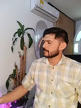 Snapshot of ritzabeth_daniel chatting on 05-18-26, 03:06 ritzabeth daniel online show from 05-18-26, 03:06