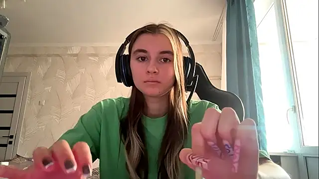 Snapshot of PluralPalaver chatting on 03-02-26, 06:14 PluralPalaver online show from 03-02-26, 06:14