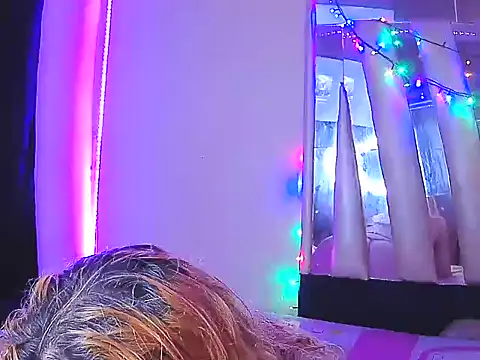 Snapshot of coconu052 chatting on 02-28-26, 03:55 coconu052 online show from 02-28-26, 03:55