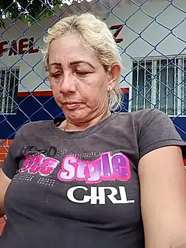 Snapshot of Lamonita05 chatting on 04-16-26, 06:41 Lamonita05 online show from 04-16-26, 06:41
