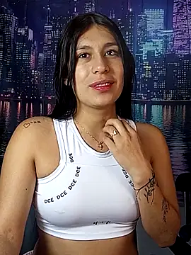 charlottte wh online show from 04-12-26, 06:49